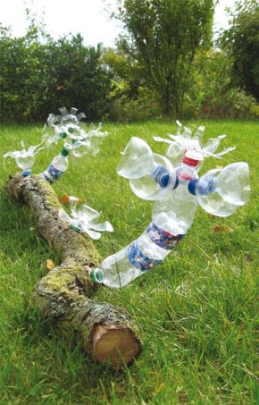 blüten auf ast | 2009 | Montage aus Gebrauchsmaterialien