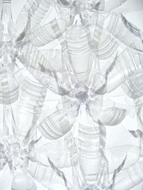 Ausschnitt blüten | 2009 | Wandinstallation | Montage aus Gebrauchsmaterialien