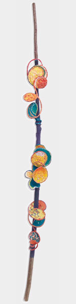 belebt | 2003 | 123 x 11,5 cm | Tempera auf Papier, Draht